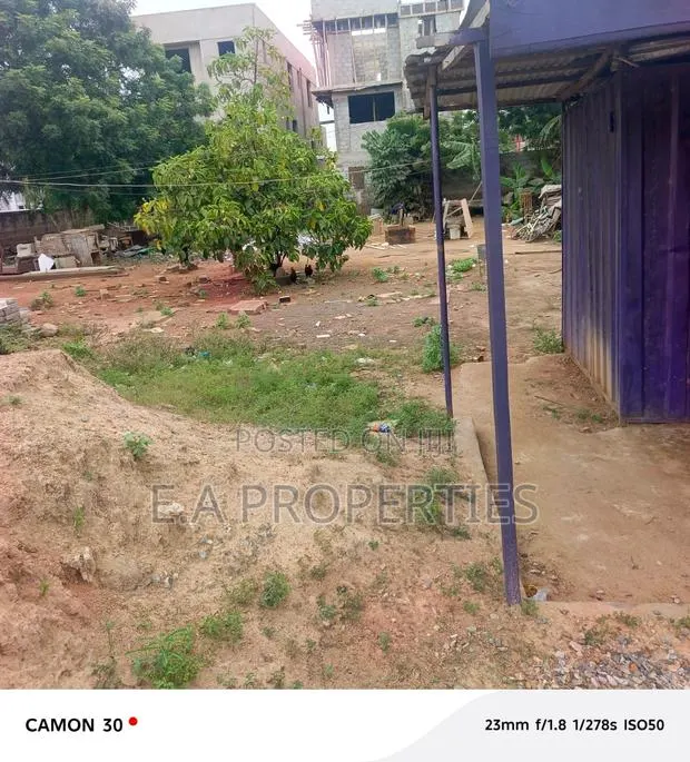 Roadside Land at East Lengon Adjiriganor · Photo 1