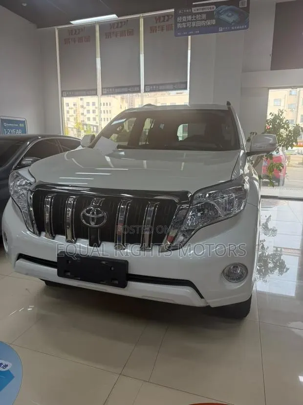 Toyota Land Cruiser 2019 Black · Photo 1