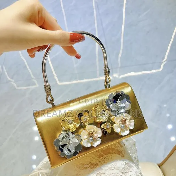 Pearl Floral Handbag · Photo 1
