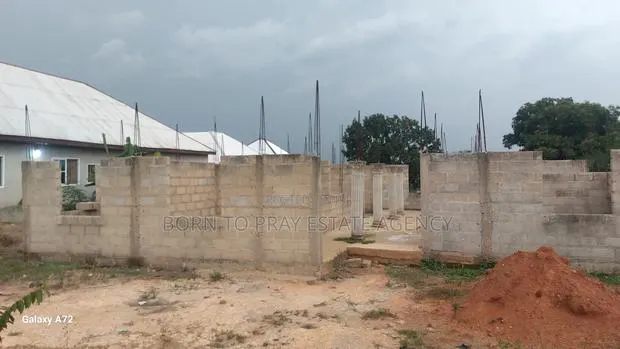 7bdrm Apartment in Born To Pray Estate, Ejisu-Juaben Municipal for sale · Photo 1