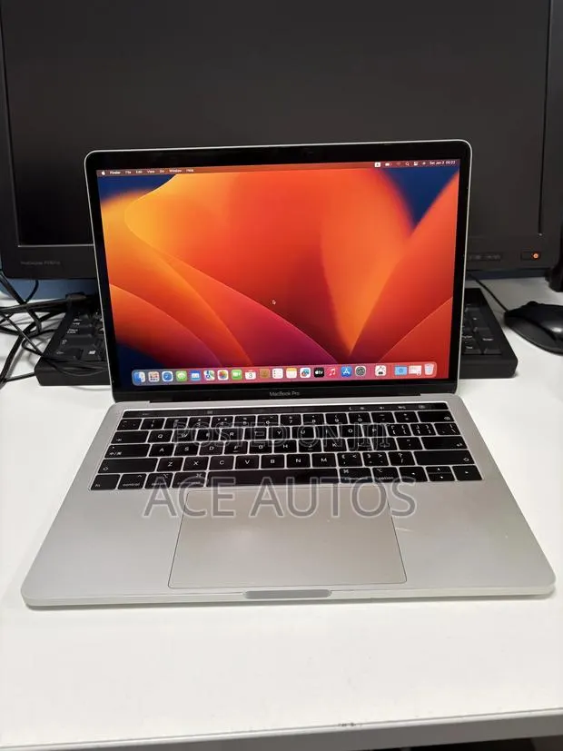 Laptop Apple MacBook Pro 2019 8GB Intel Core i5 SSD 256GB · Photo 1