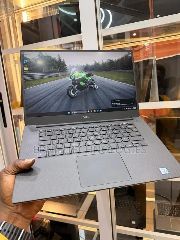 Laptop Dell Precision 5530 16GB Intel Core i9 SSD 512GB · Photo 1