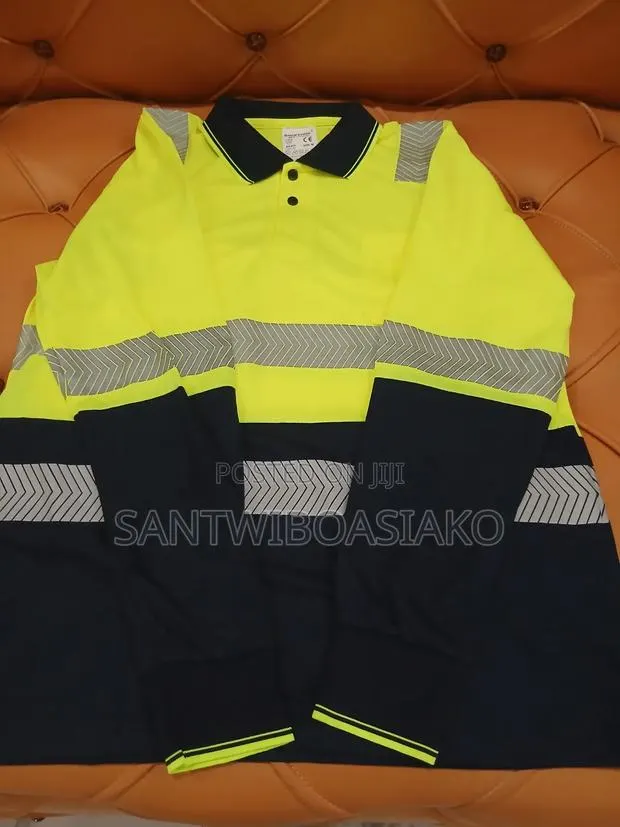 Reflective Safety Waer · Photo 1