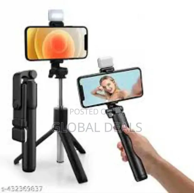 Mini Selfie Stick With Tripod Stand and Flash · Photo 1