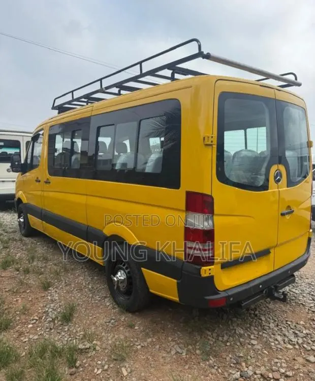 Mercedes-Benz Sprinter 2012 Yellow · Photo 4