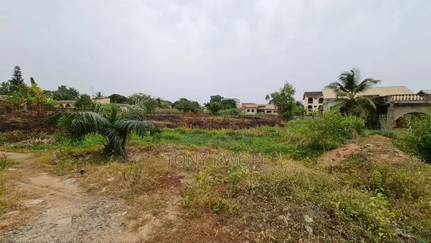 192 X 126ft Land Airport Ridge Takoradi · Photo 1