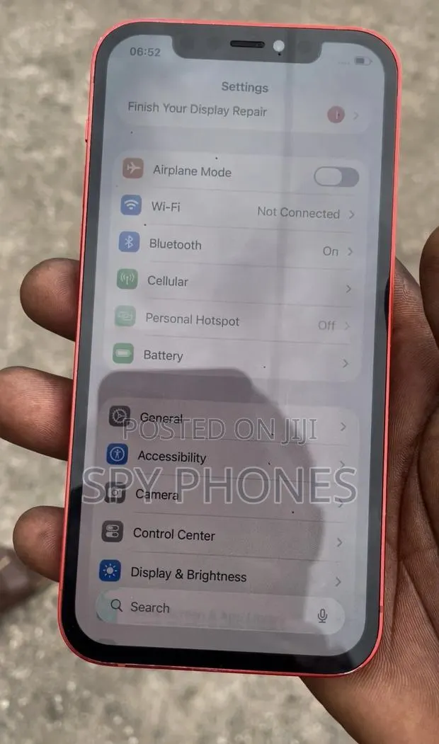 Apple iPhone 12 64 GB Red · Photo 1