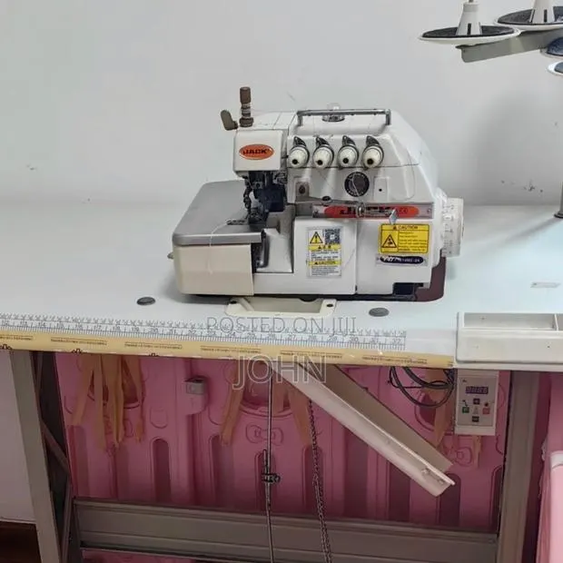 Overlock Neating Machine · Photo 1