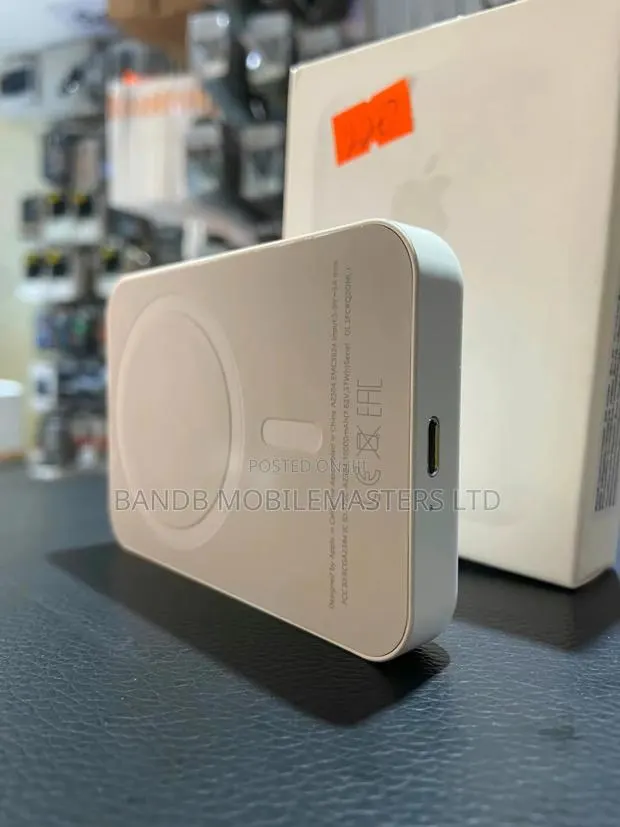 iPhone Battery Pack Magesafe · Photo 1