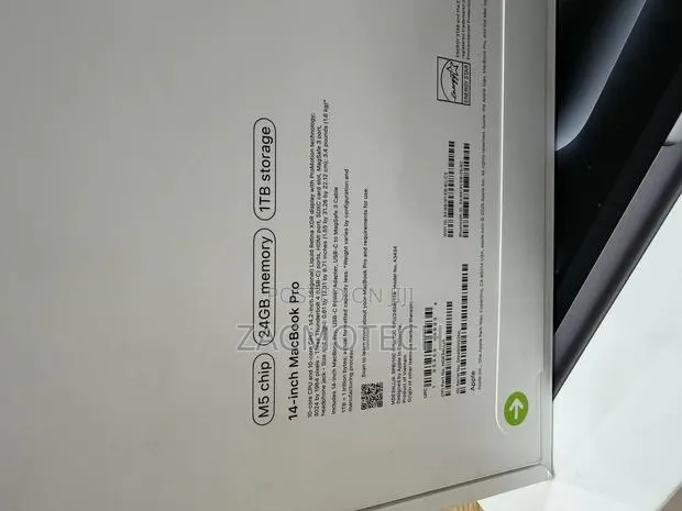 New Laptop Apple Macbook Pro 2025 M5 14-Inch 24GB Apple M5 SSD 1T · Photo 1