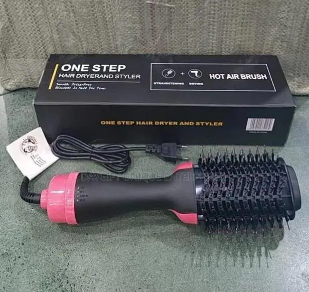 One Step Hair Dryer and Styler · Photo 1