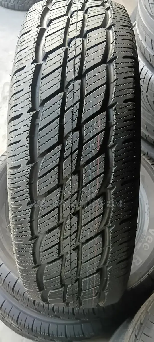 225 65 17 Tyres · Photo 1