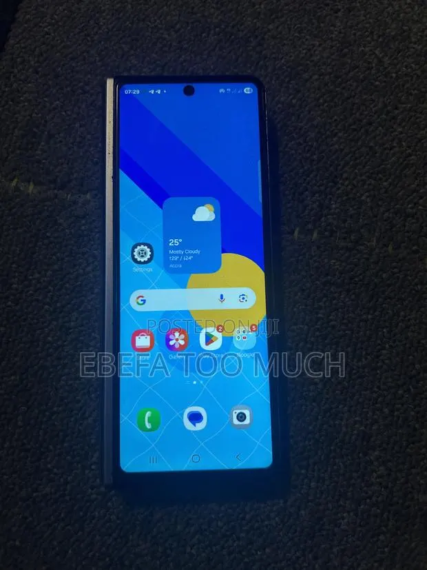 Samsung Galaxy Z Fold 3 512 GB Gold · Photo 1
