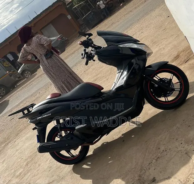 Honda 2025 Black · Photo 1