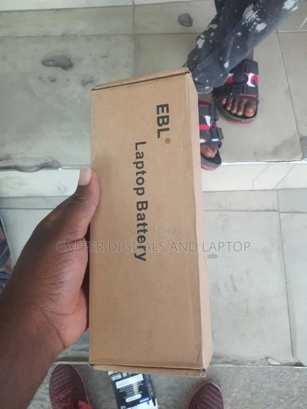 Brand New Laptop Batteries · Photo 1