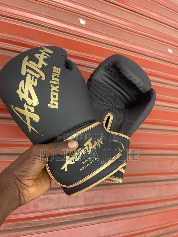 Original Boxing Gloves Available at Cool Price · Photo 1