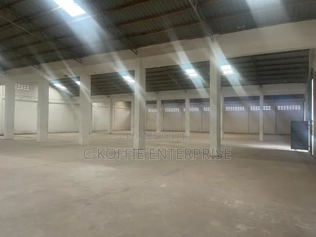 1300 SQM Warehouse at Accra Central · Photo 1