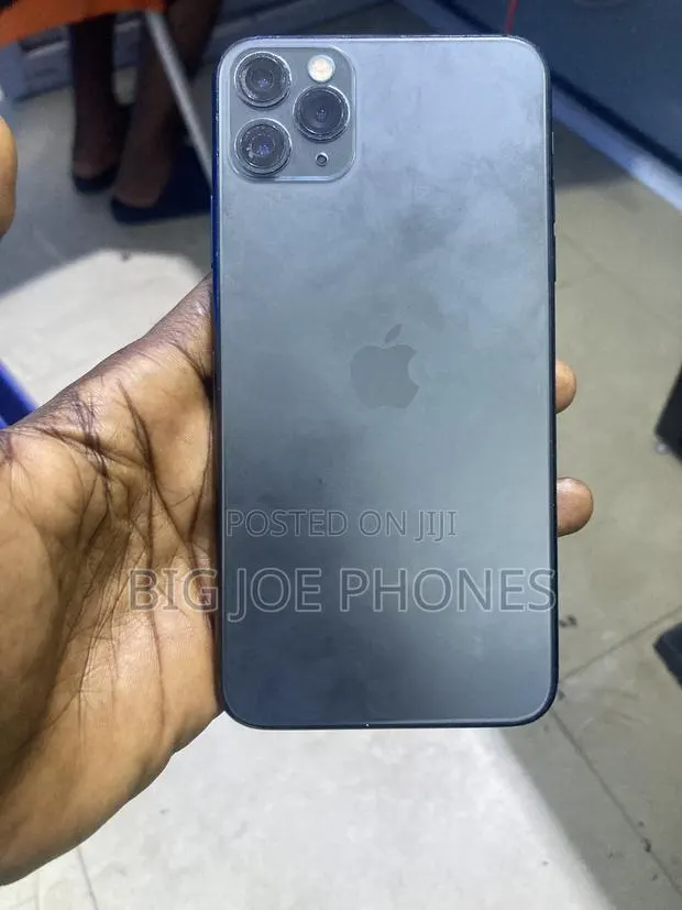 New Apple iPhone 11 Pro Max 64 GB Black · Photo 1