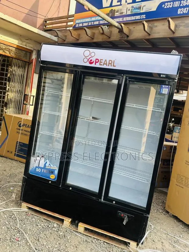 PVC-1540 Display Fridge Three Door Pearl White · Photo 1