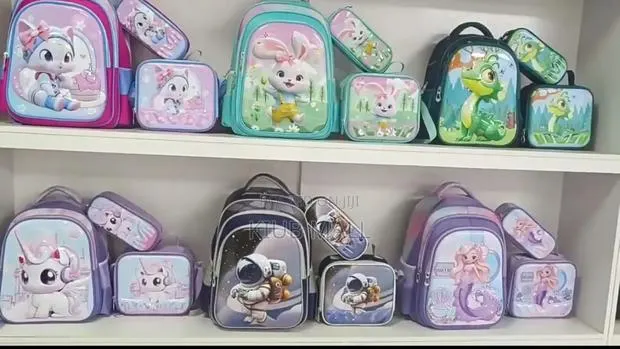Kids School Bag With Lunch Bag · Photo 1
