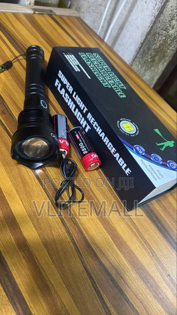 Super Light Rechargeable Flashlight · Photo 1