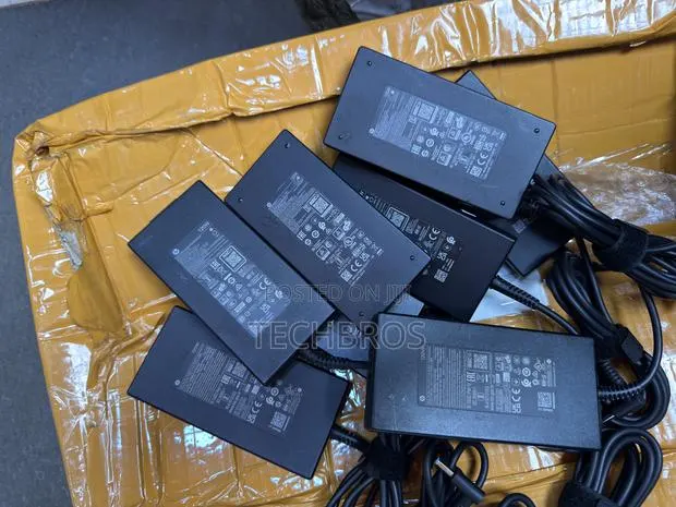 Original 120w Hp Blue Pin Charger ( Home Used) · Photo 1