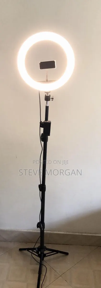 Letscom F-533 10 Inch Ring Light With Bluetooth Shutter Remote · Photo 1