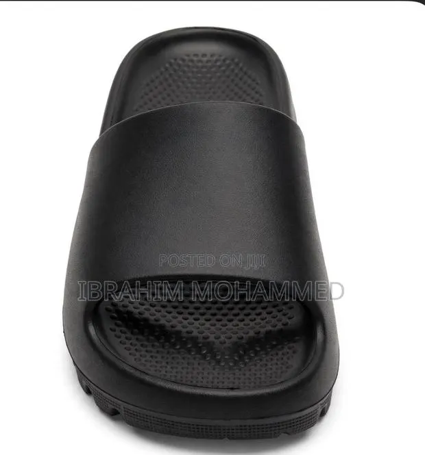 Black Unisex Slides - Soft Comfortable - Size 40-45 - Kumasi · Photo 1