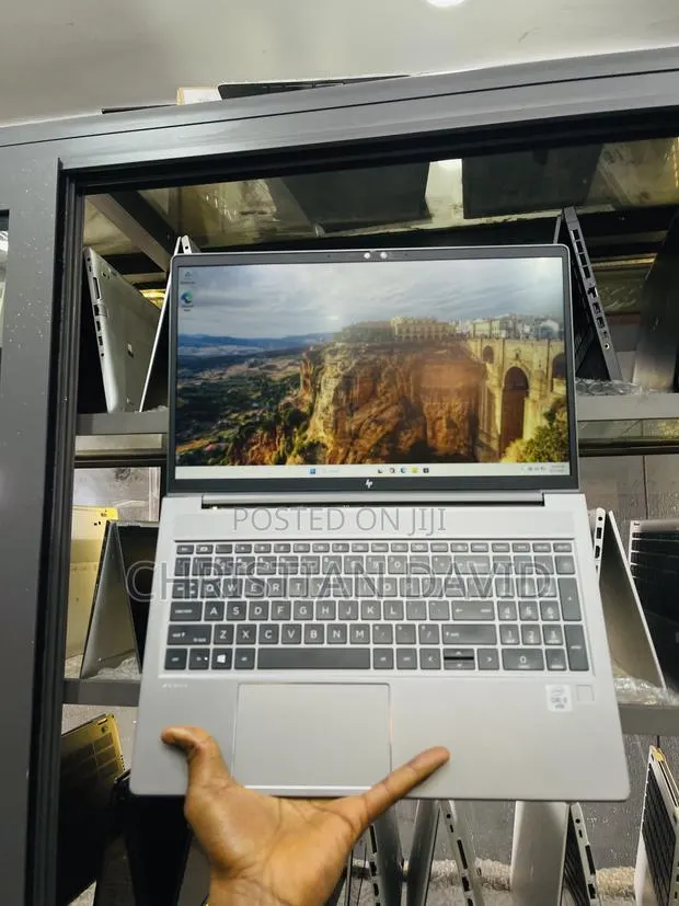 Laptop HP ZBook Power G7 16GB Intel Core i9 SSD 512GB · Photo 1