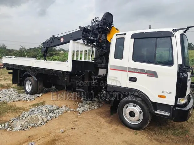 Heavy Duty Crane. New Arrival. · Photo 1