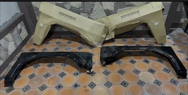 Toyota Land Cruiser Prado 2023,2024,2025,2026 Fender Pair · Photo 1