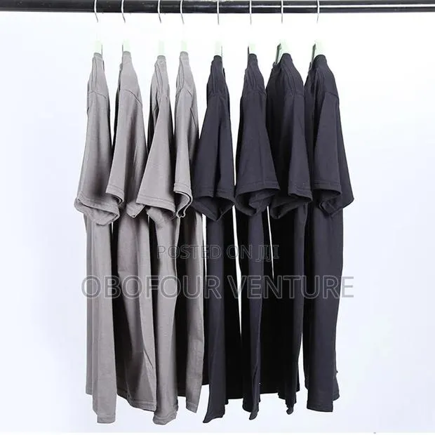 Original Gildan Round Neck T-Shirts. , · Photo 1