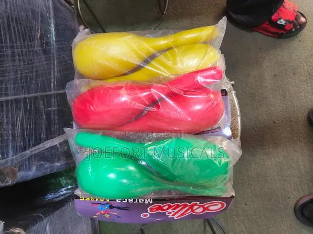 Plastic Maracas · Photo 4
