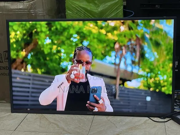 Samsung Smart 43 Inches Digital Satellite · Photo 1