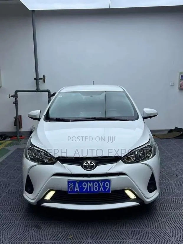 Toyota Yaris 2020 White · Photo 1