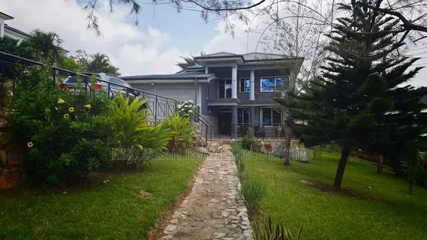 5bdrm House in Abui, Aburi for sale · Photo 2