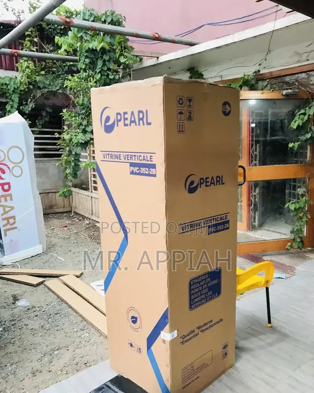 Sufficient Pearl PVC 352 Single Door Beverage Cooler. · Photo 1
