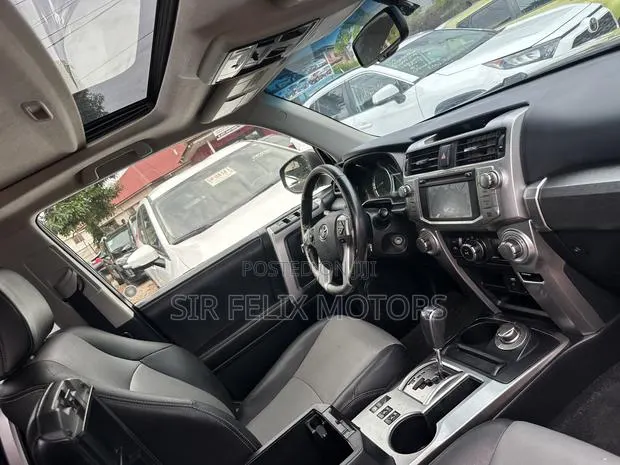 Toyota 4-Runner SR5 4dr 4x2 (4.0L 6cyl 5A) 2016 Gray · Photo 1