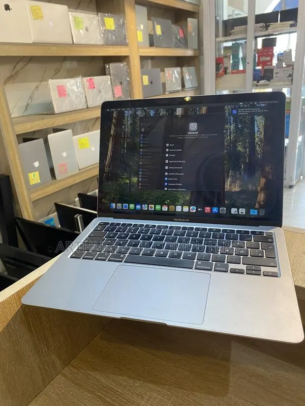 Laptop Apple MacBook Air 2020 8GB Intel Core i3 SSD 256GB · Photo 1
