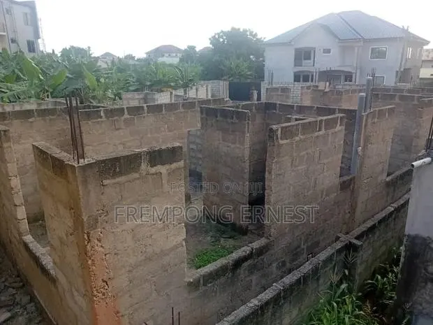 Uncompleted Building · Photo 2