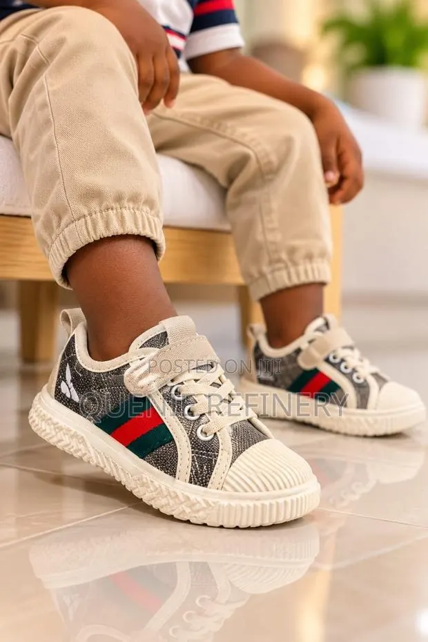 Boys Sneakers · Photo 1