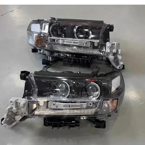 Land Cruiser 200 2016-2018 Black Head Light · Photo 1