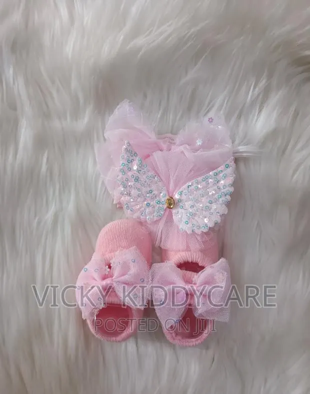Baby Shoes Socks With Head Band · Photo 3