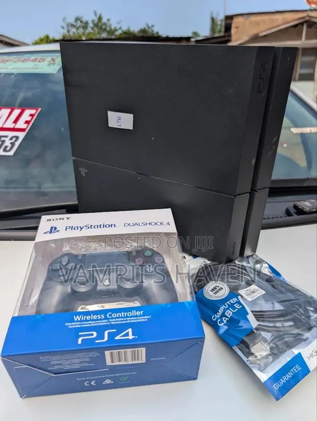 PS4 Standard 1TB With 13 GAMES (Jailbreak) · Photo 1