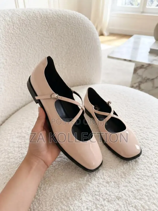 Wovo Ladies Flat Shoes · Photo 1