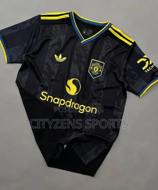 Man United 2025/26 Third Kit · Photo 1