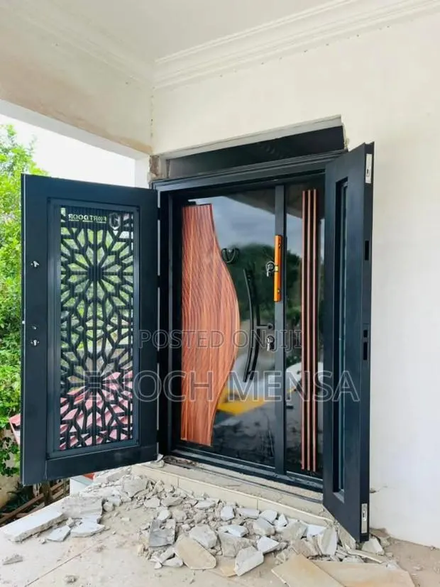 Security Door in Door · Photo 1