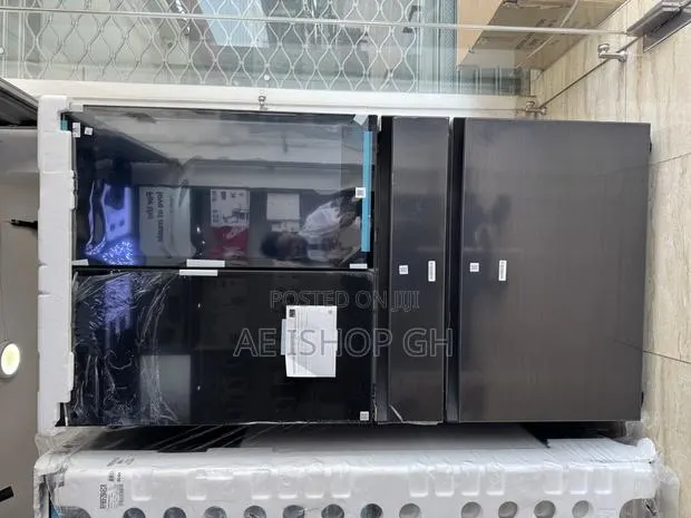 Samsung Family Hub Digital Refrigerator · Photo 1
