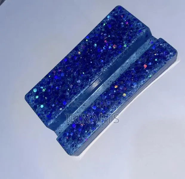 Resin Phone Stand · Photo 1