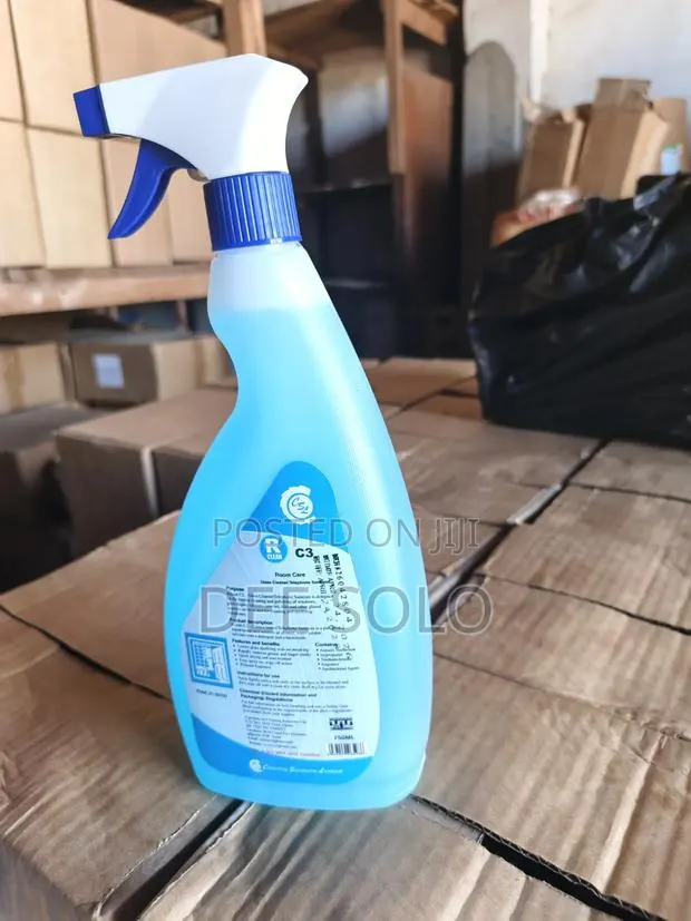 R Clean C3 Glass Cleaner Disinfectant · Photo 1